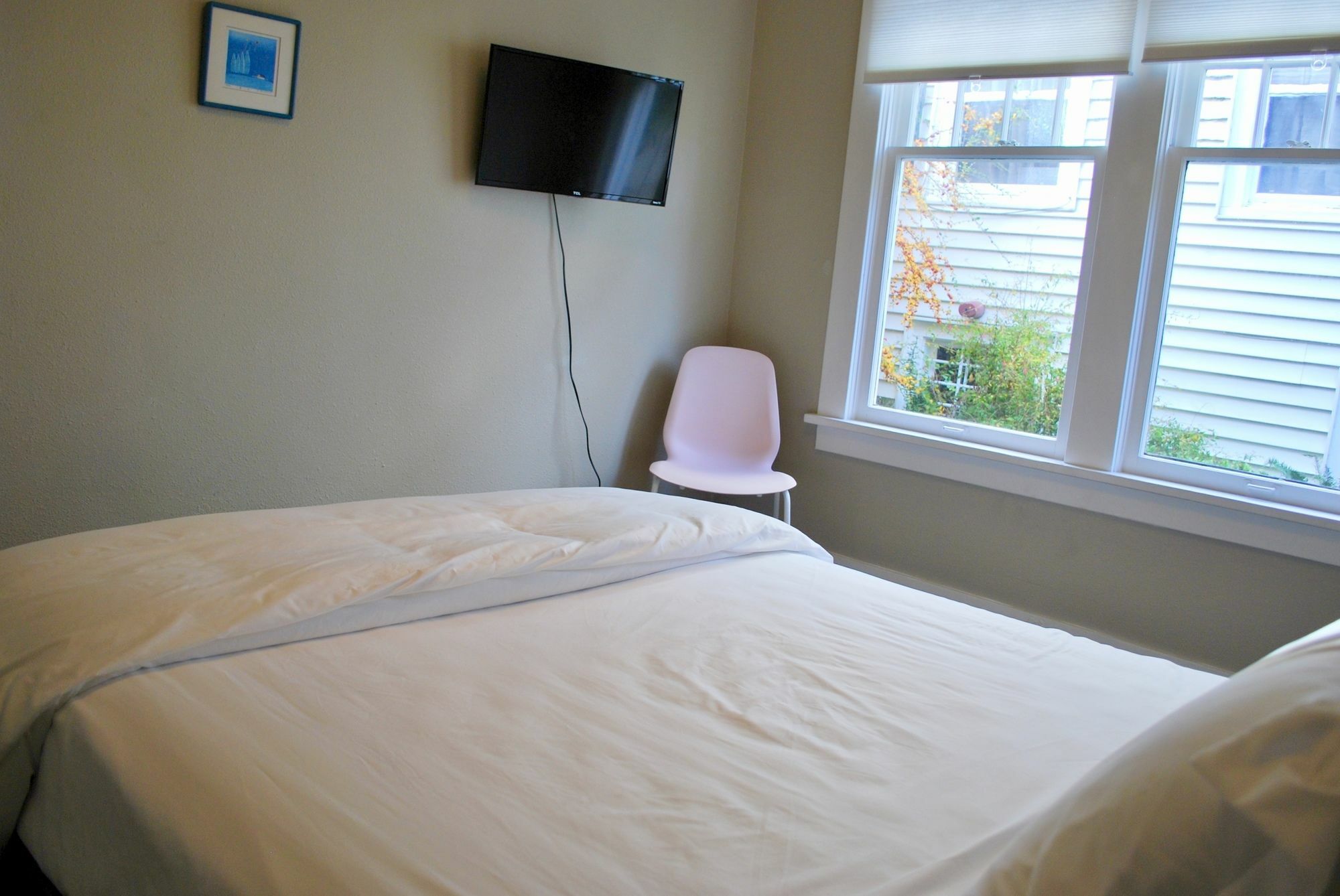 Stylish Craftsman Premium Comfort Apartment